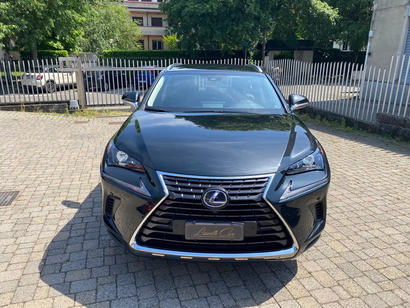 Lexus NX 300 NX 300h 2.5 Executive 4wd cvt Černá - 2