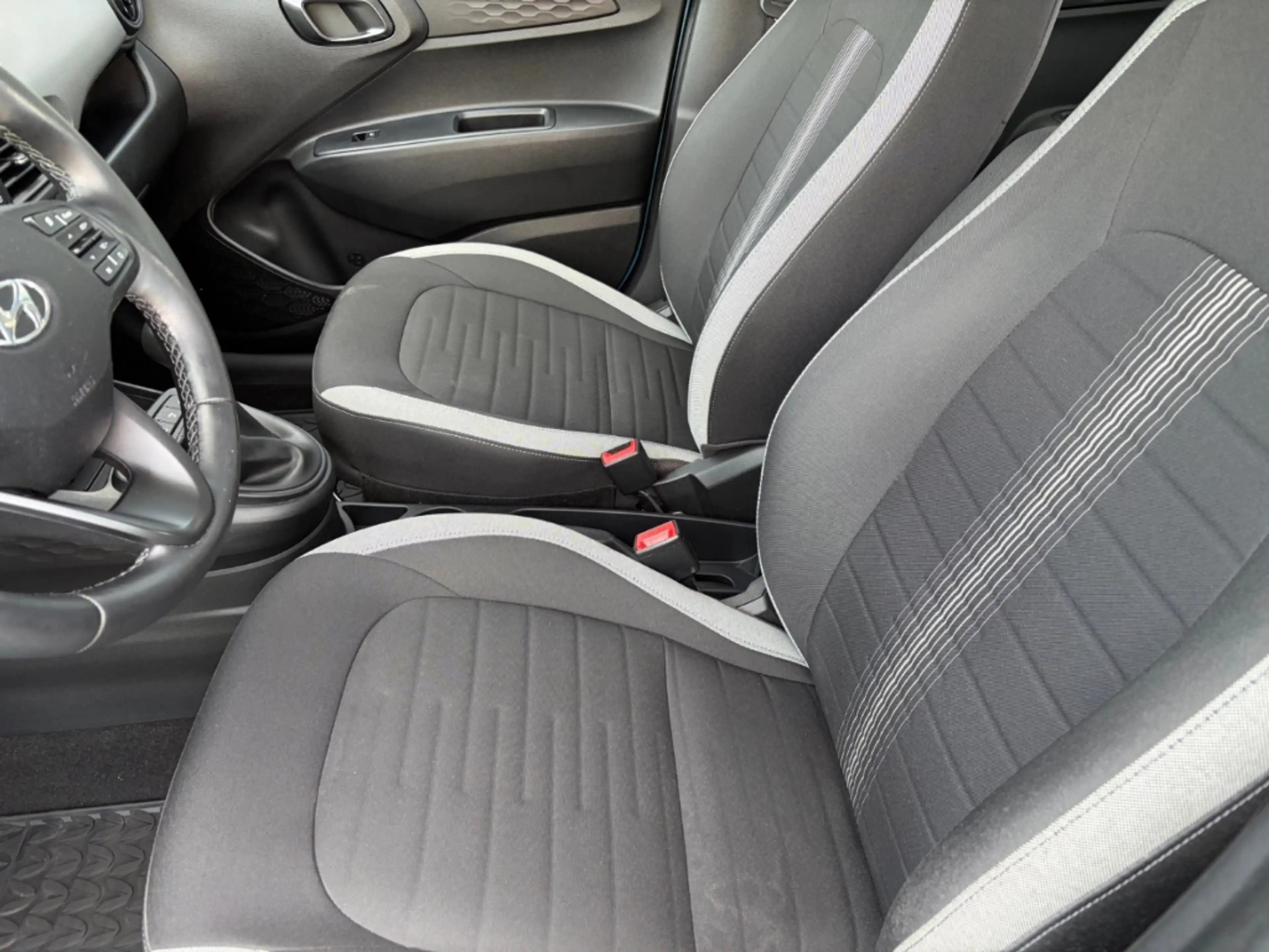 Hyundai i10 1.0 Trend Navi Rückfahrkamera — photo 9