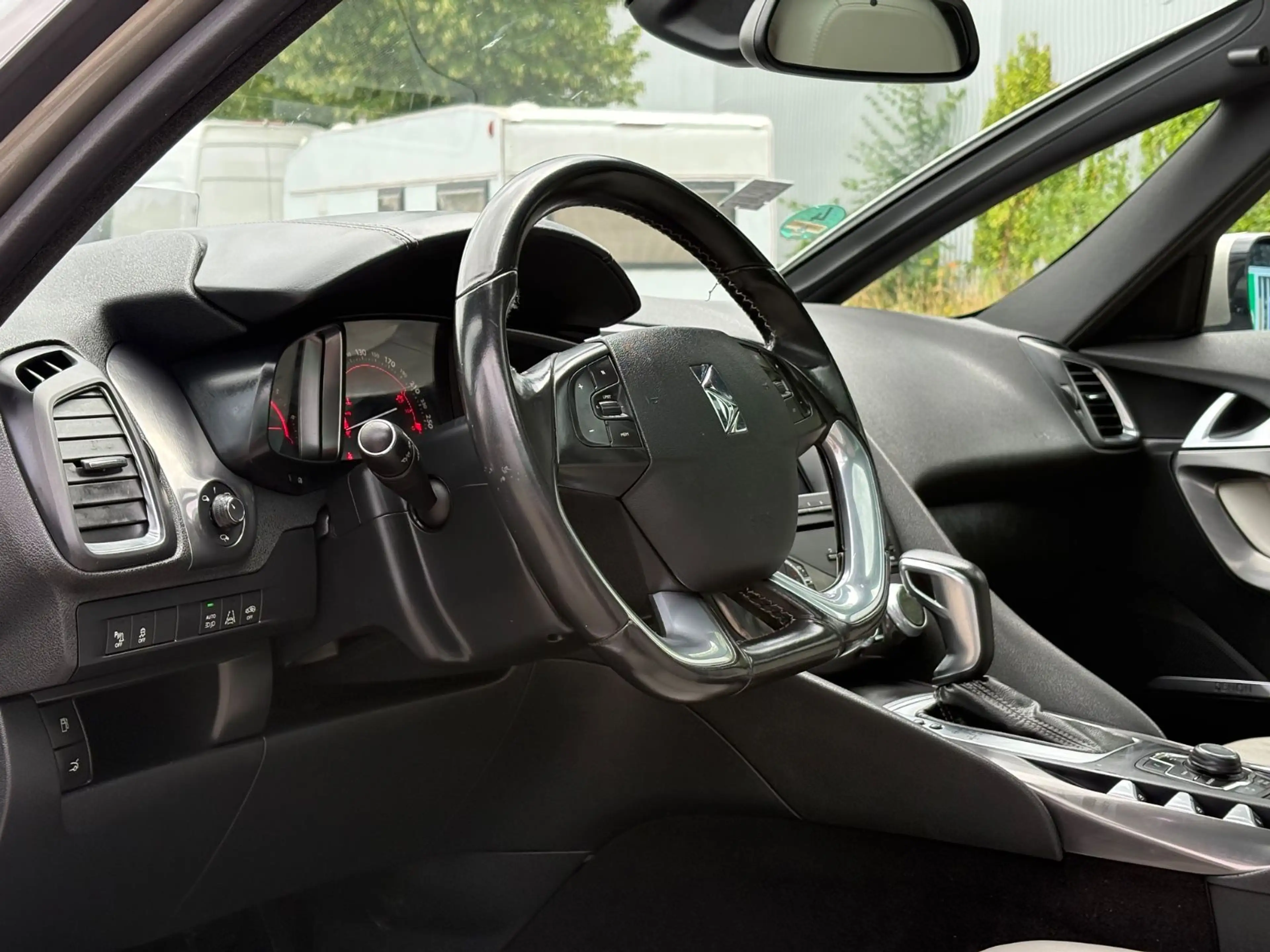Citroen DS5 HDi 165 SportChic MASSAGE*Panorma*NAVI*XENON* — photo 8