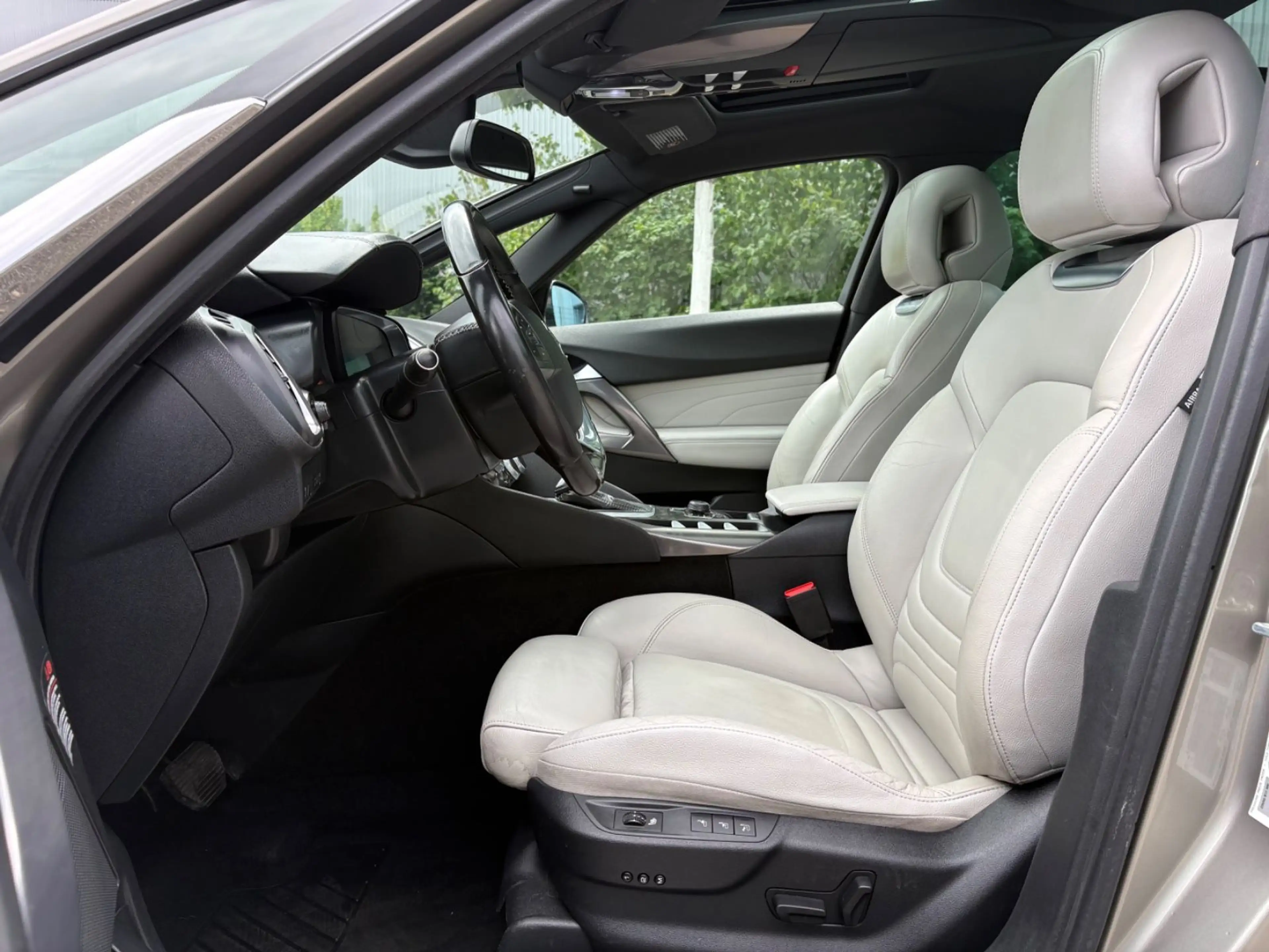 Citroen DS5 HDi 165 SportChic MASSAGE*Panorma*NAVI*XENON* — photo 9