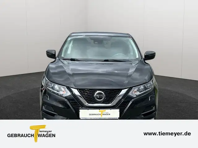 Nissan Qashqai view 2