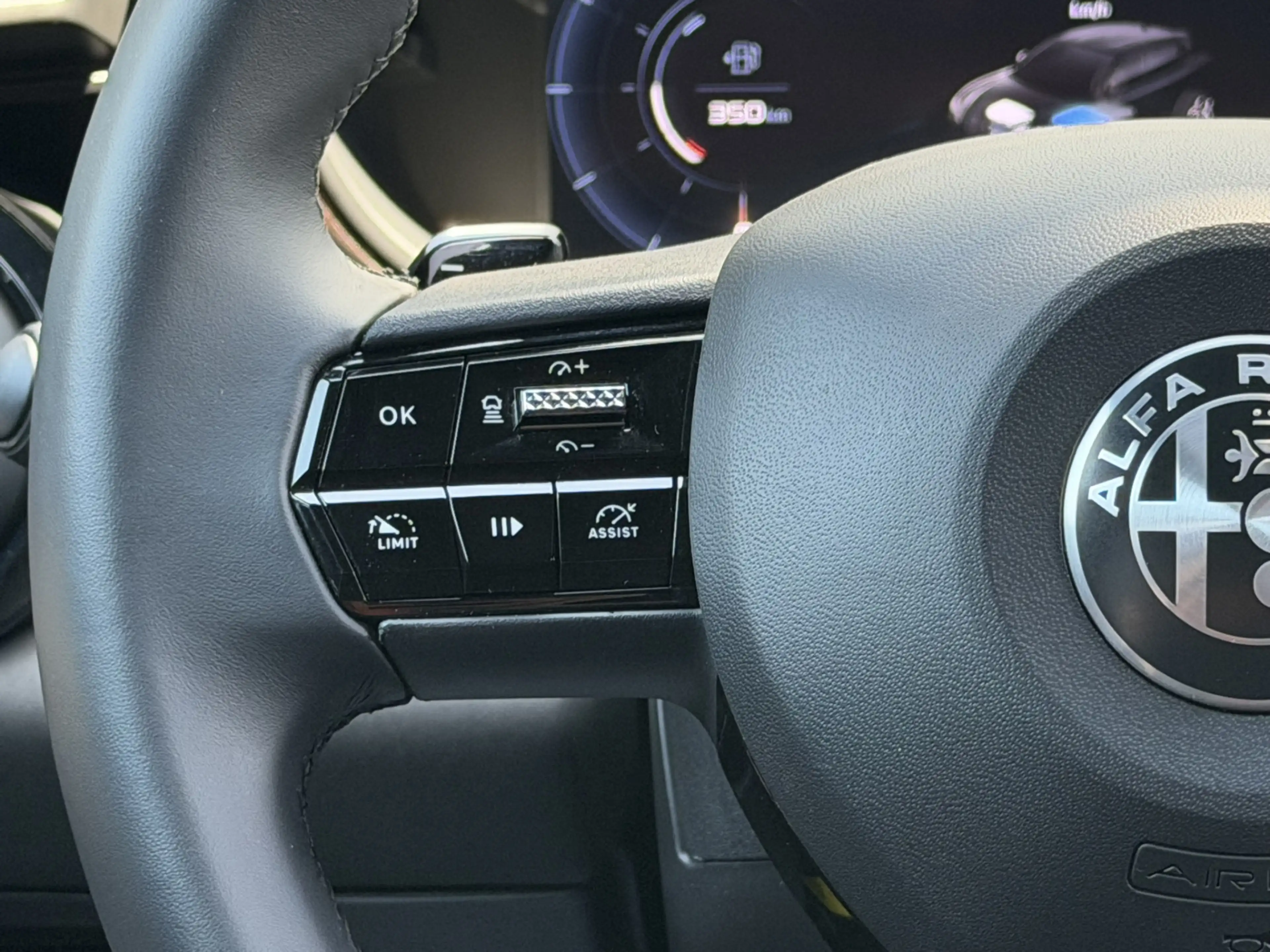 Alfa Romeo Junior 1.2 Turbo Hybrid Ibrida Speciale | Automaat | Pack — photo 17