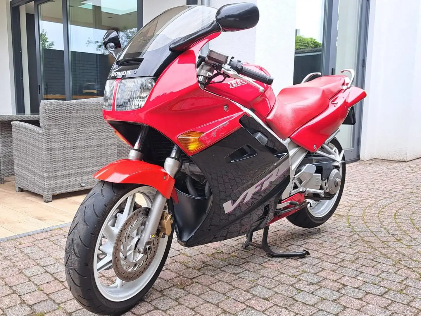Honda VFR 750 Rood - 1