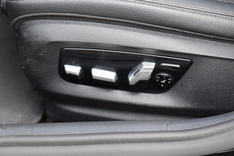 BMW 530 5-serie Touring 530i xDrive High Executive — photo 32
