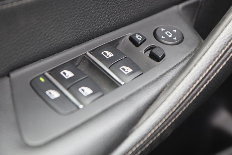 BMW 530 5-serie Touring 530i xDrive High Executive — photo 21