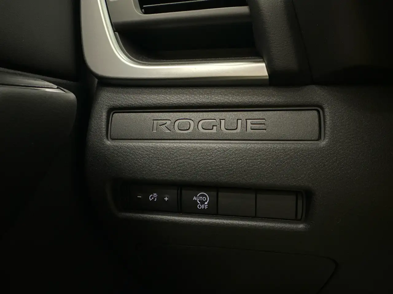 Nissan Rogue fotografie Nissan Rogue