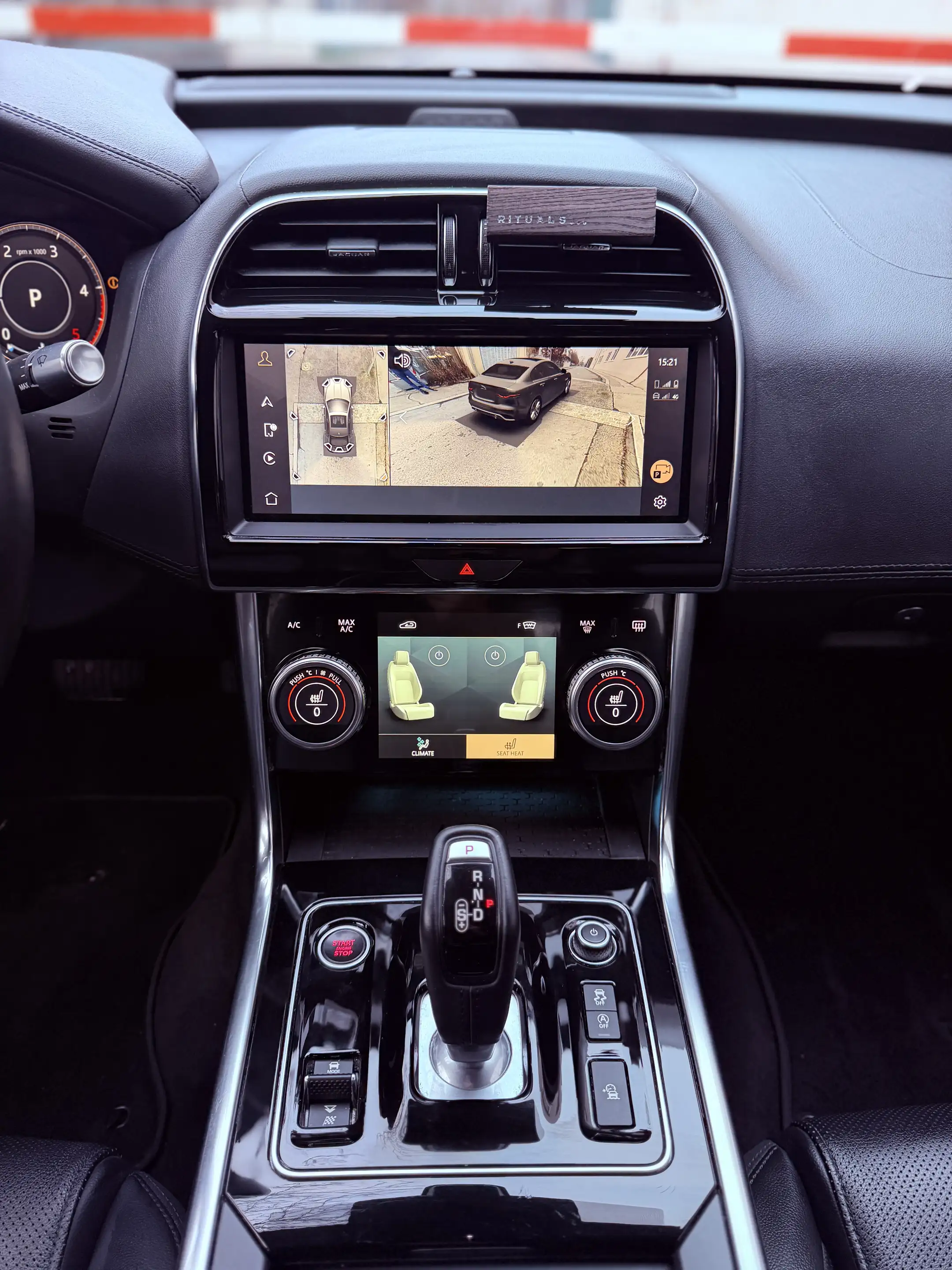Jaguar XE D200 AWD HSE Aut. — photo 11