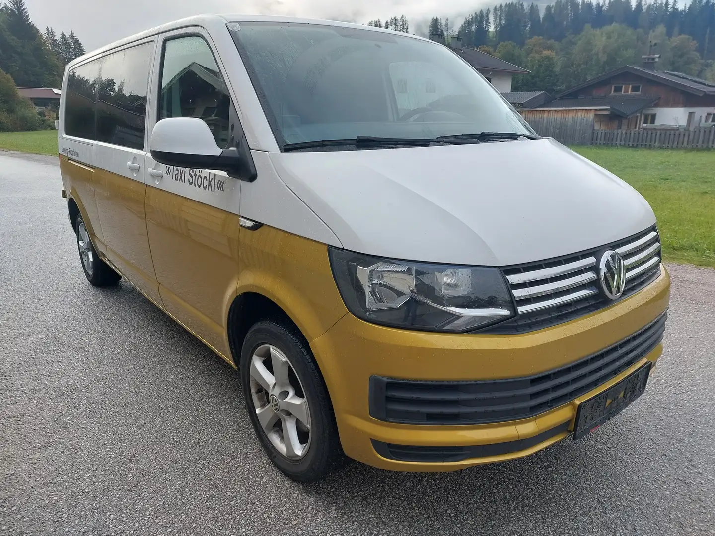 Volkswagen T6 Kombi LR 2,0 TDI BMT Wit - 2