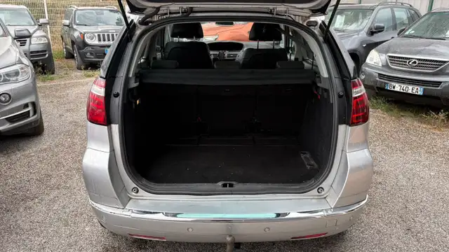 Citroen C4 Picasso view 11