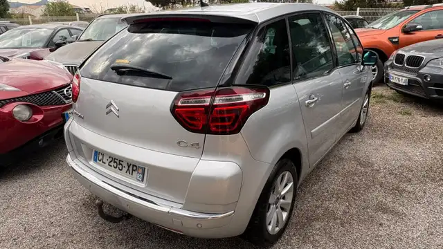 Citroen C4 Picasso view 5