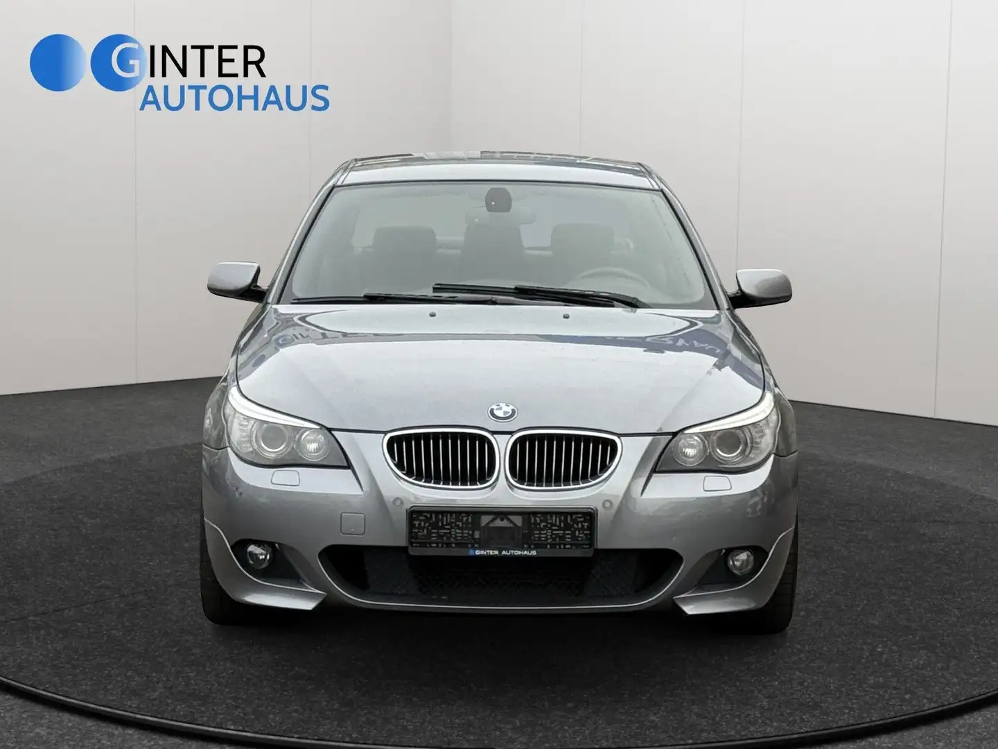 BMW 530 d Limousine Edition M / Sport-Paket*2.Hand* Gris - 2