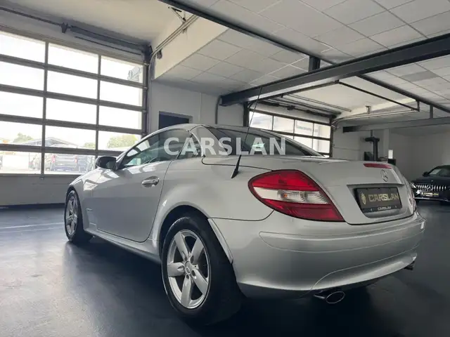 Mercedes-Benz SLK view 13