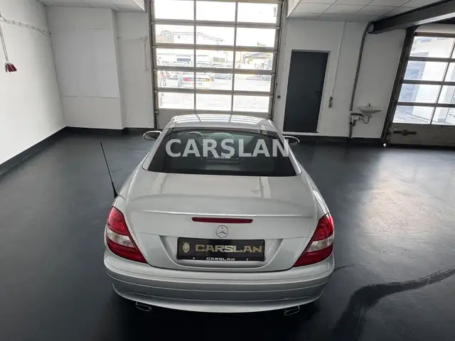 Mercedes-Benz SLK view 14