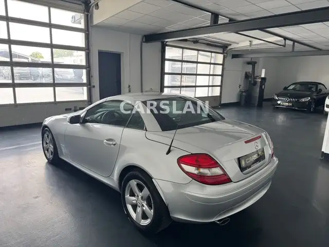 Mercedes-Benz SLK view 10