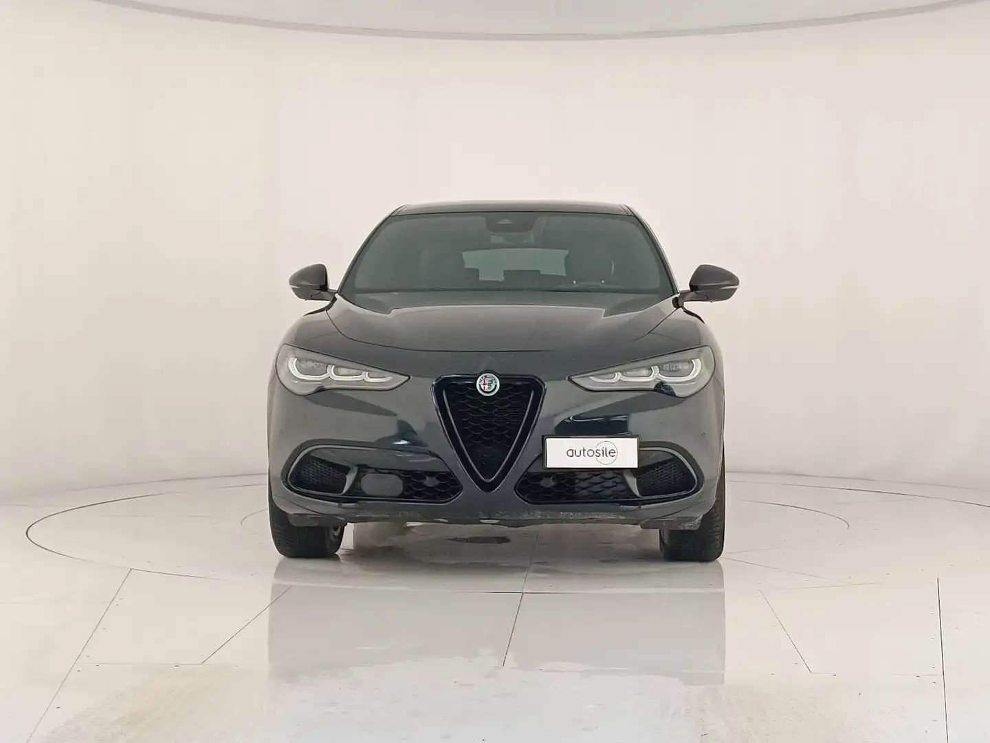 Alfa Romeo Stelvio 2.2 Turbo Veloce Schwarz - 2