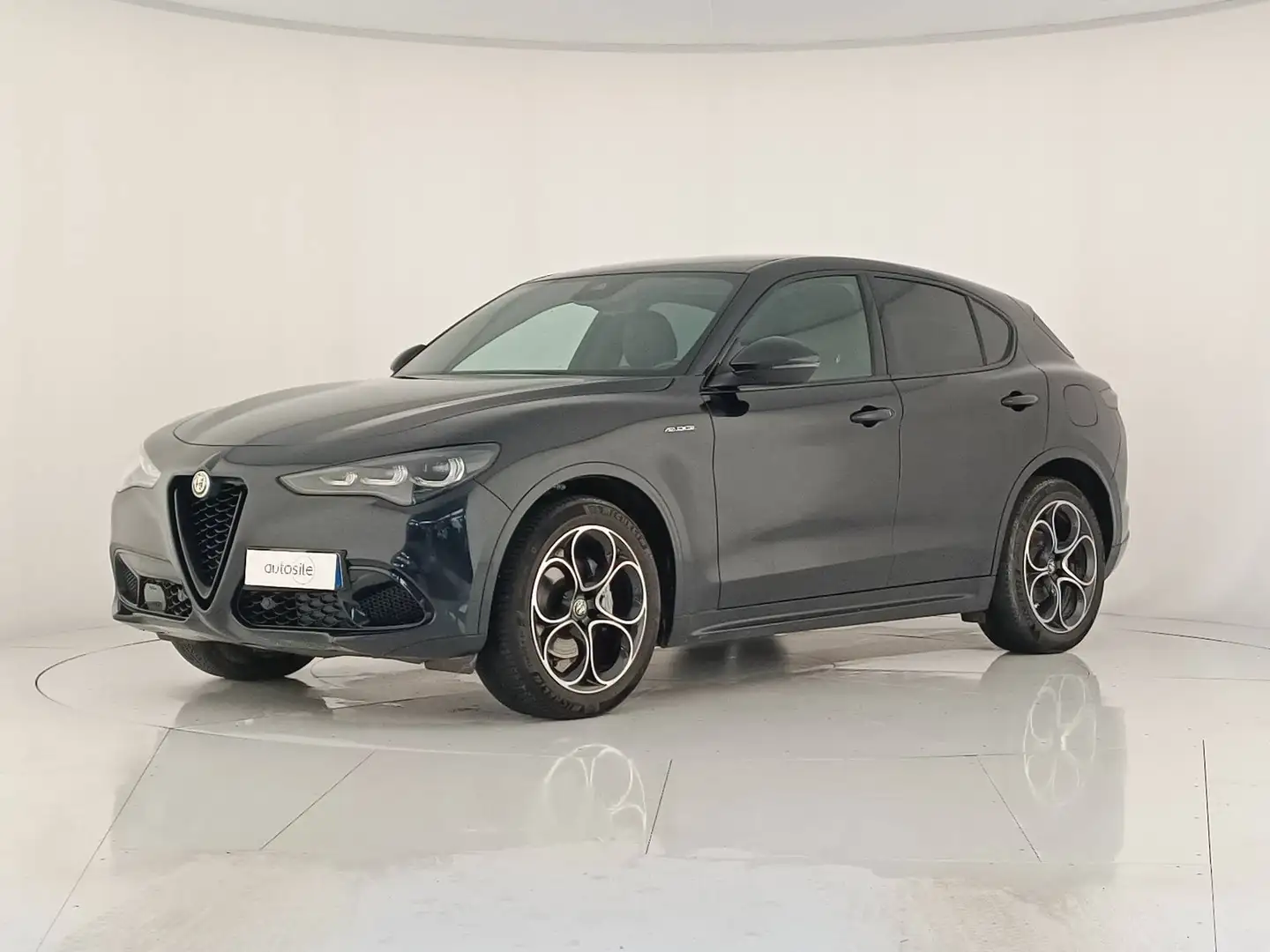 Alfa Romeo Stelvio 2.2 Turbo Veloce Schwarz - 1