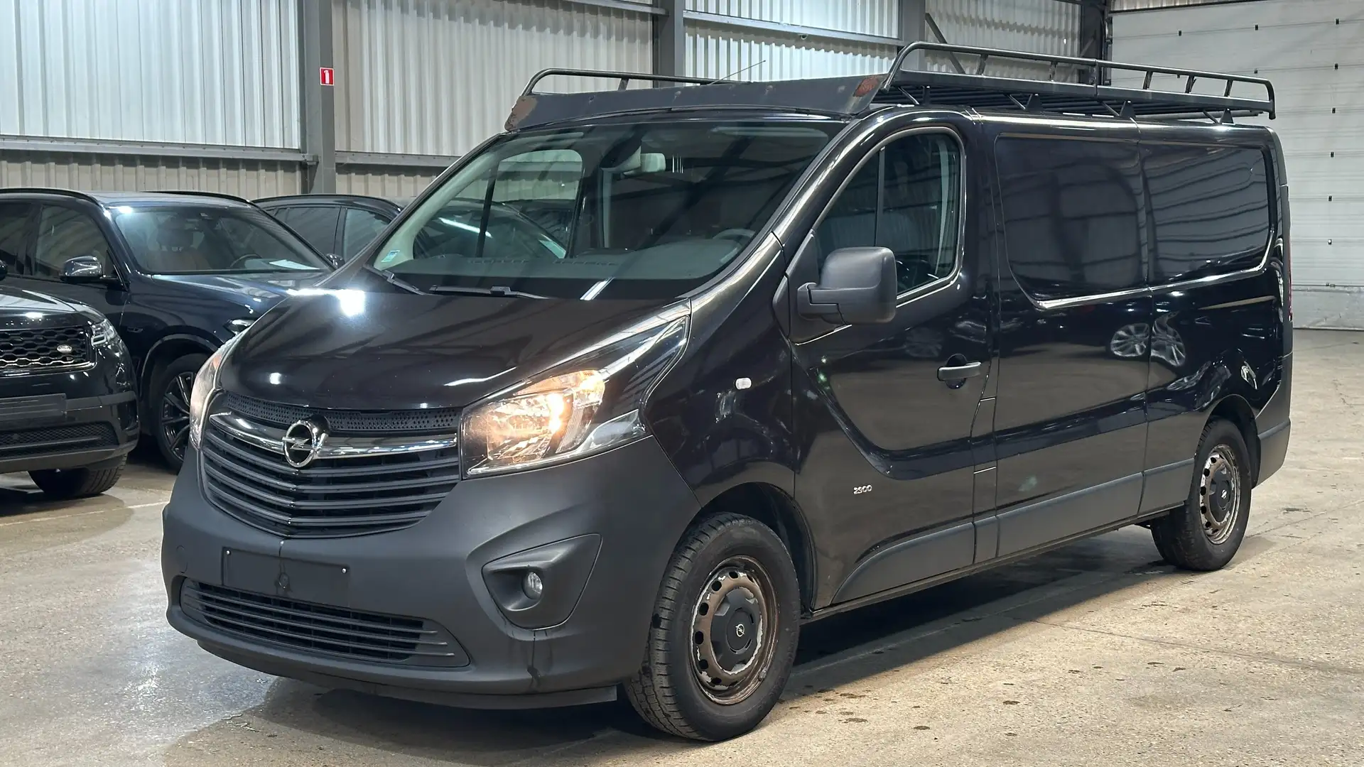 Opel Vivaro Noir - 1
