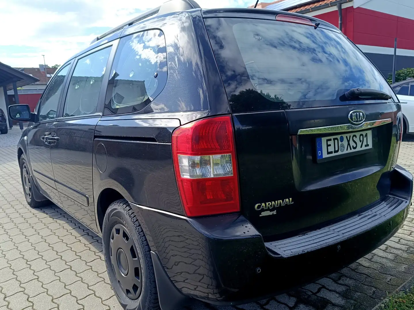 Kia Carnival Carnival 2.9 CRDi DPF Aut. EX Schwarz - 2