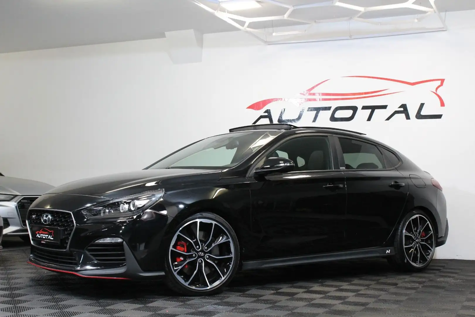 Hyundai i30 *Fastback N*Performance*Navi*Kamera*Panorama* Schwarz - 2