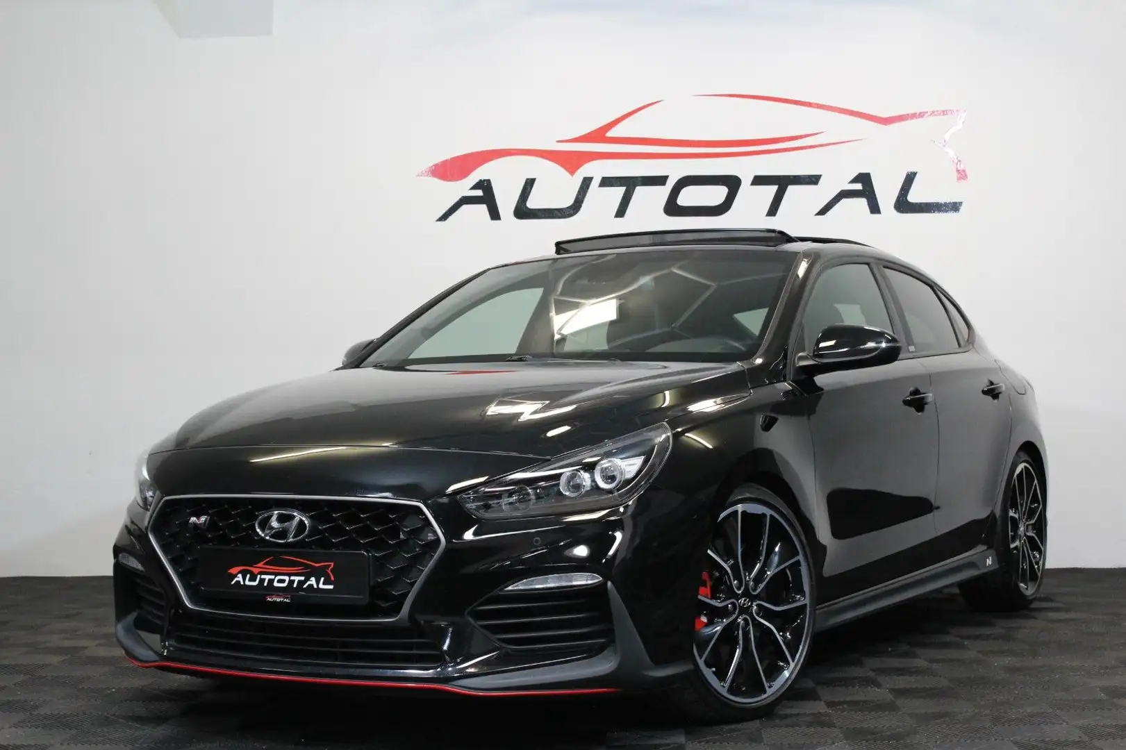 Hyundai i30 *Fastback N*Performance*Navi*Kamera*Panorama* Schwarz - 1