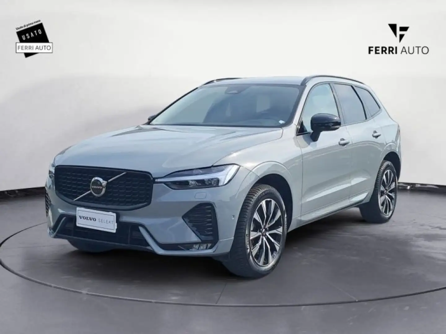 Volvo XC60 B4 automatico Plus Dark Grijs - 2