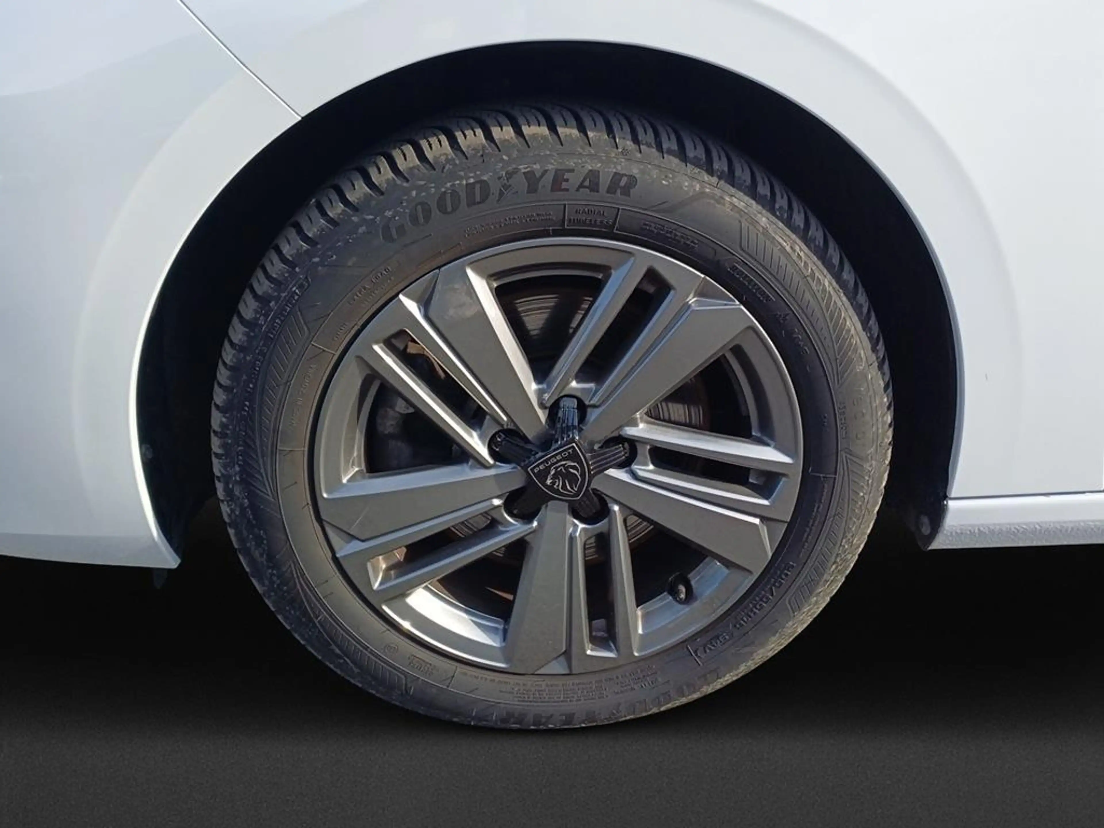 Peugeot 308 Allure — photo 8
