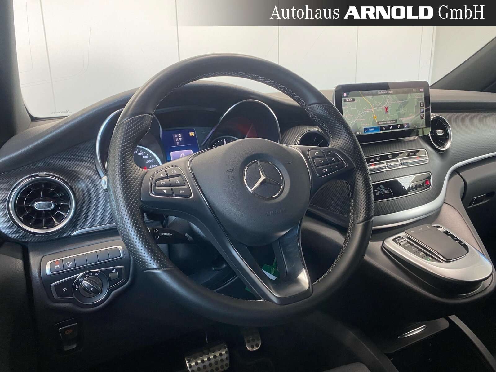 Mercedes-Benz V 220