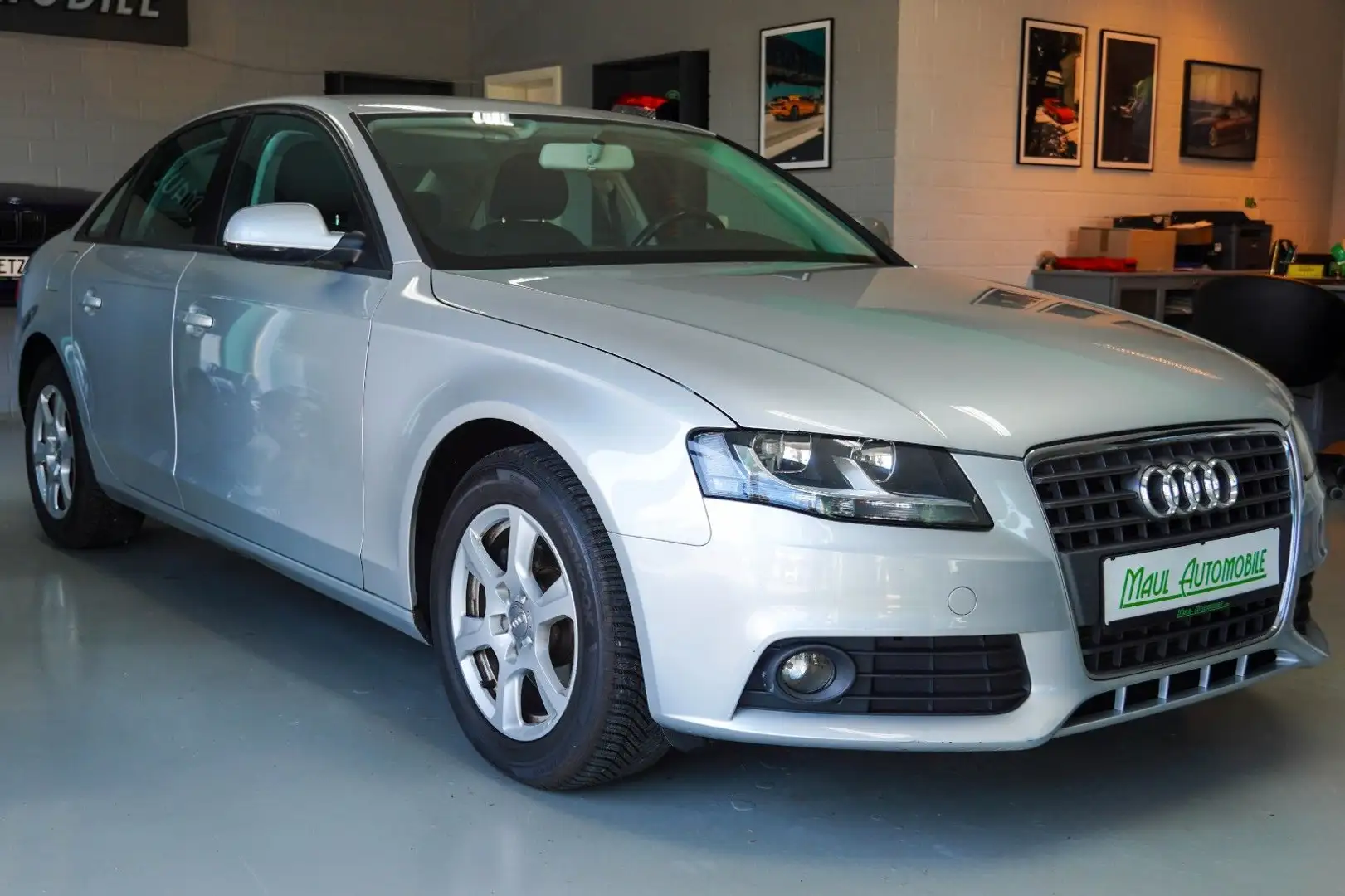 Audi A4 Lim. Attraction Klima,Shz, Zilver - 2