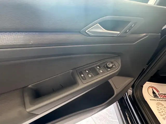 Volkswagen Golf view 10