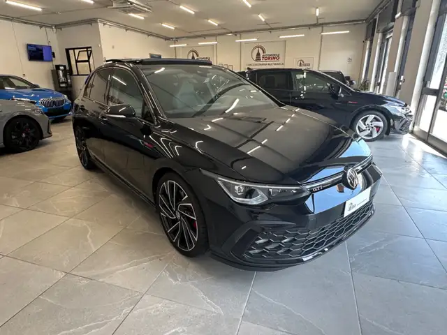 Volkswagen Golf view 3