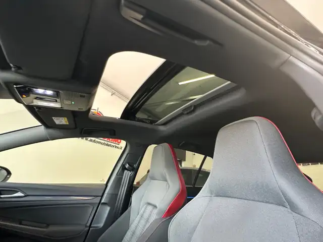 Volkswagen Golf view 12