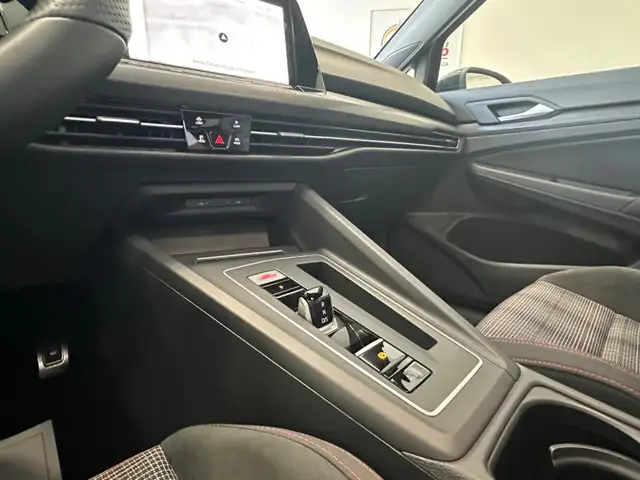 Volkswagen Golf view 14