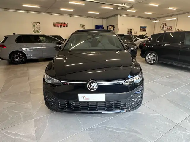 Volkswagen Golf view 2