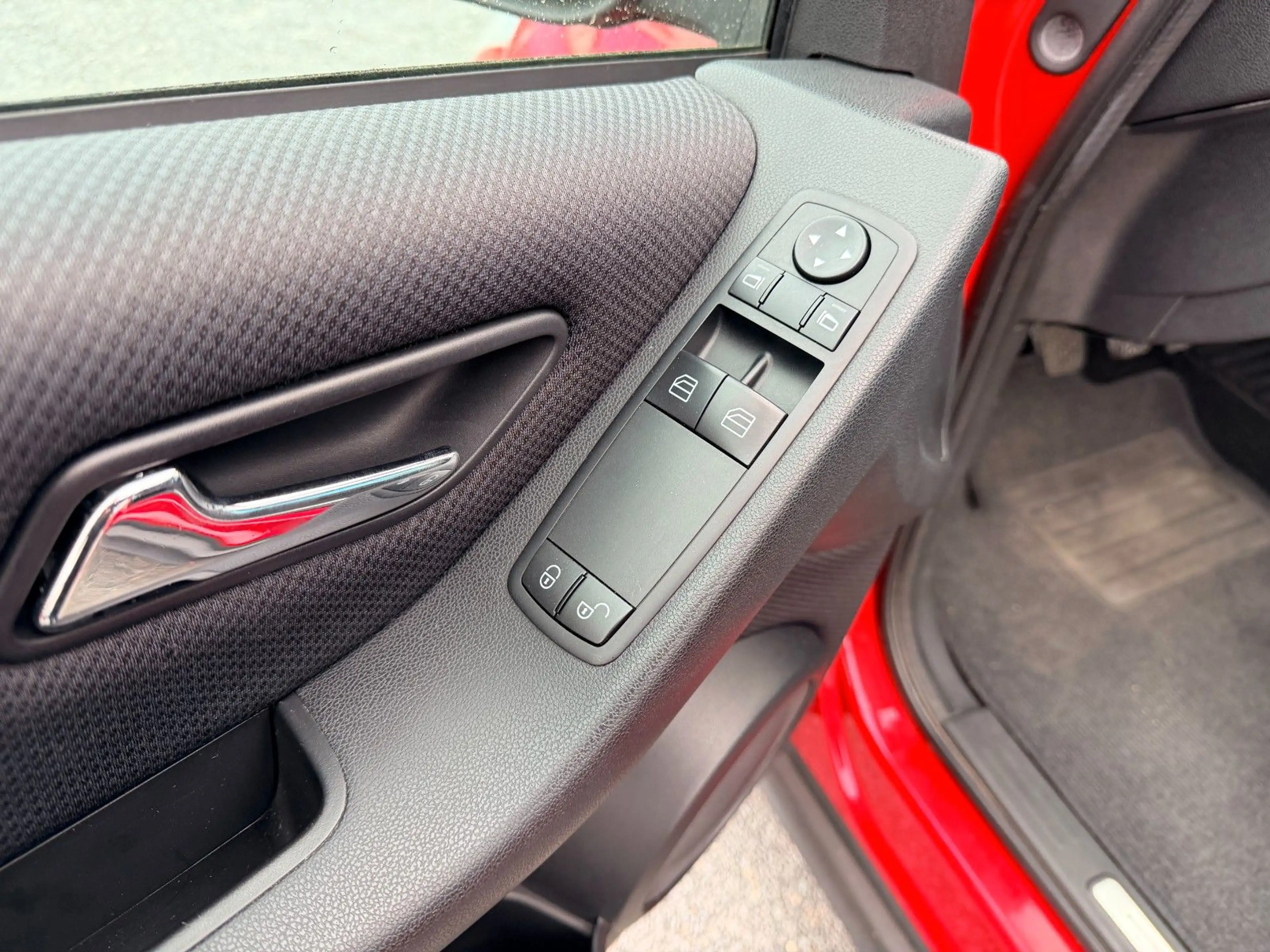 Mercedes-Benz A 150 BE 3-türig mit Klimaanlage aus 2.Hand — photo 9