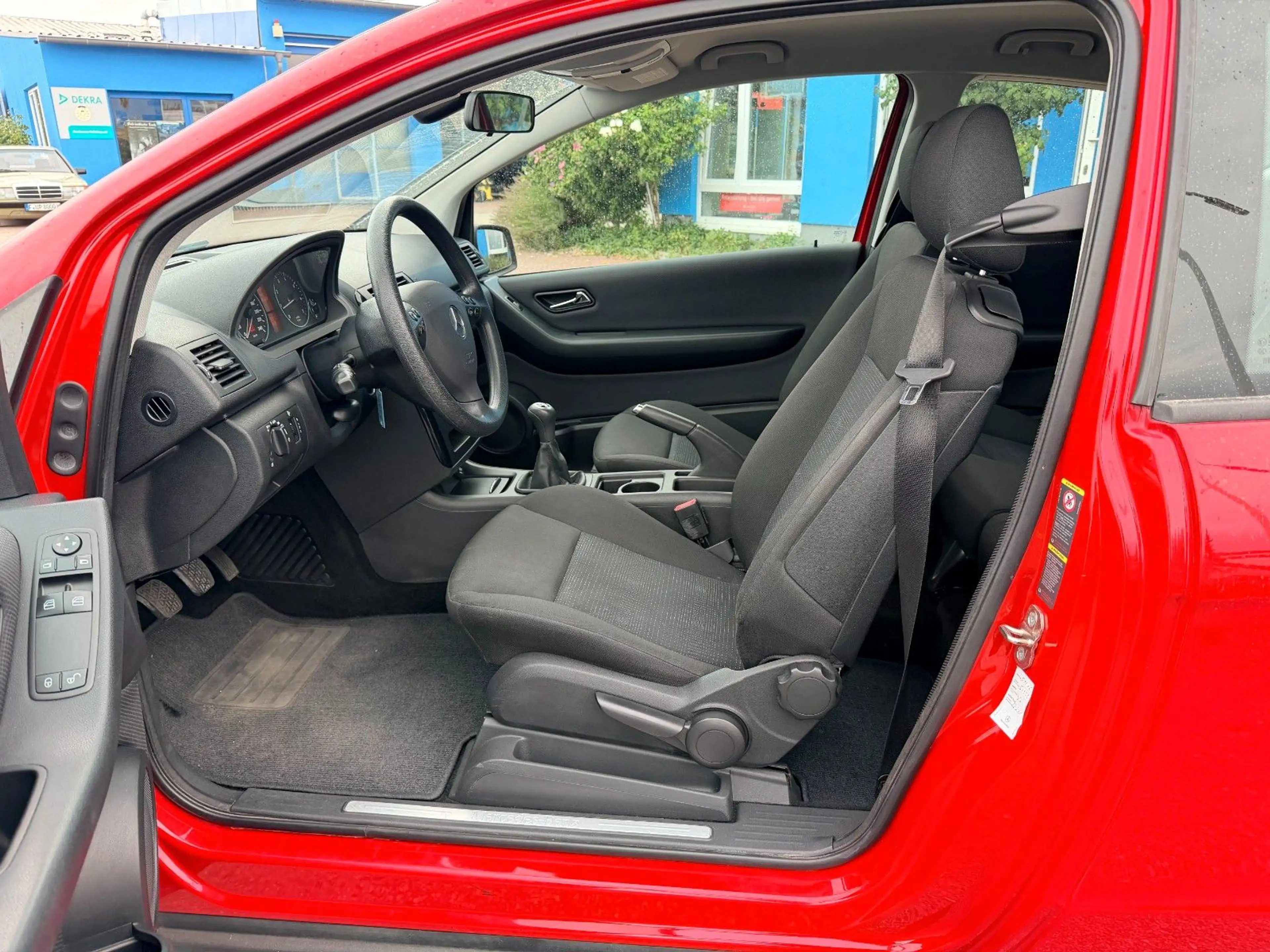 Mercedes-Benz A 150 BE 3-türig mit Klimaanlage aus 2.Hand — photo 8