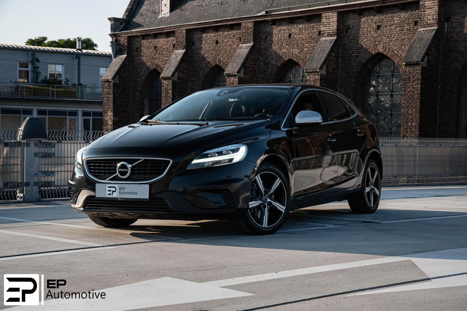 Volvo V40 2.0 T5 R-Design|Polestar Performance| Noir - 1
