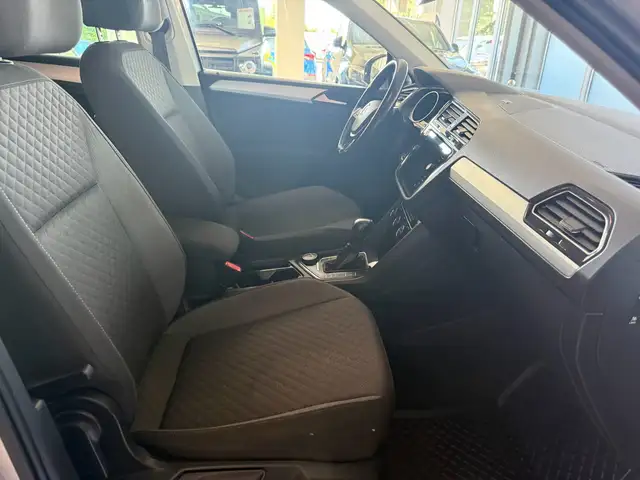 Volkswagen Tiguan view 11