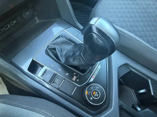 Volkswagen Tiguan view 14