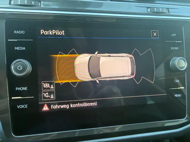 Volkswagen Tiguan view 13