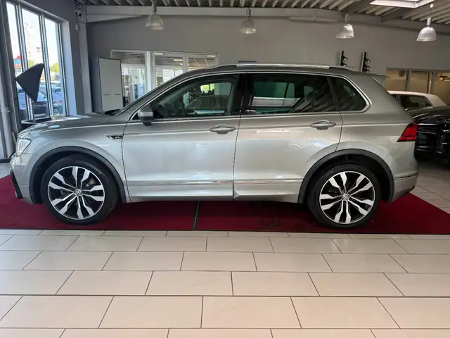 Volkswagen Tiguan view 4