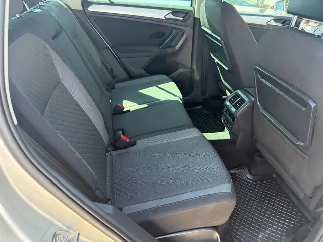 Volkswagen Tiguan view 23
