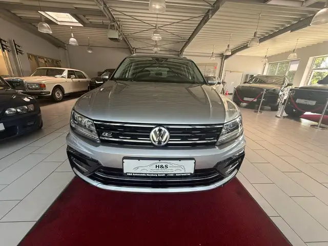 Volkswagen Tiguan view 2