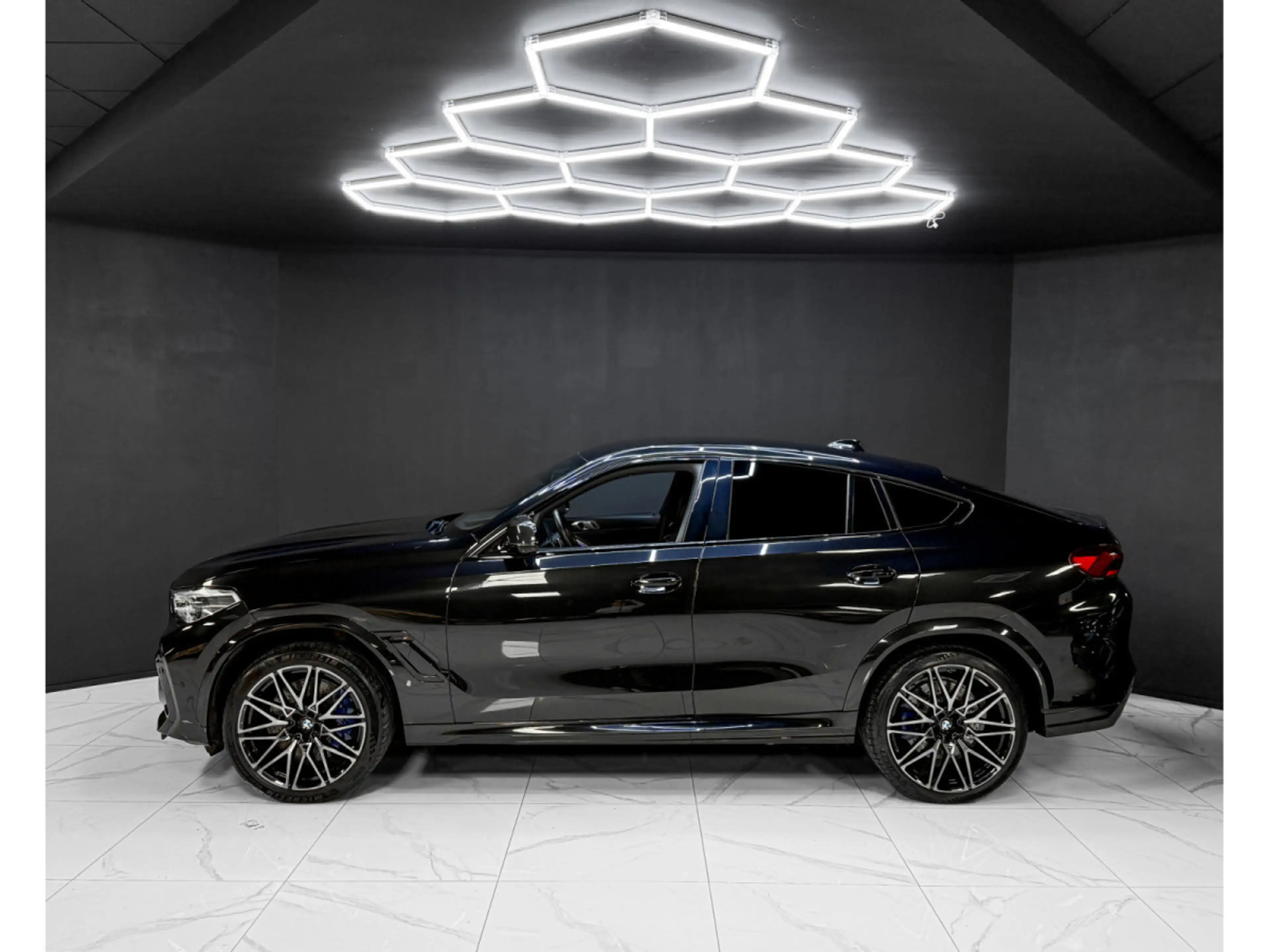 BMW X6 M COMPETITION / HK / 360 / SOFT CLOSE / MASSAGE — photo 2