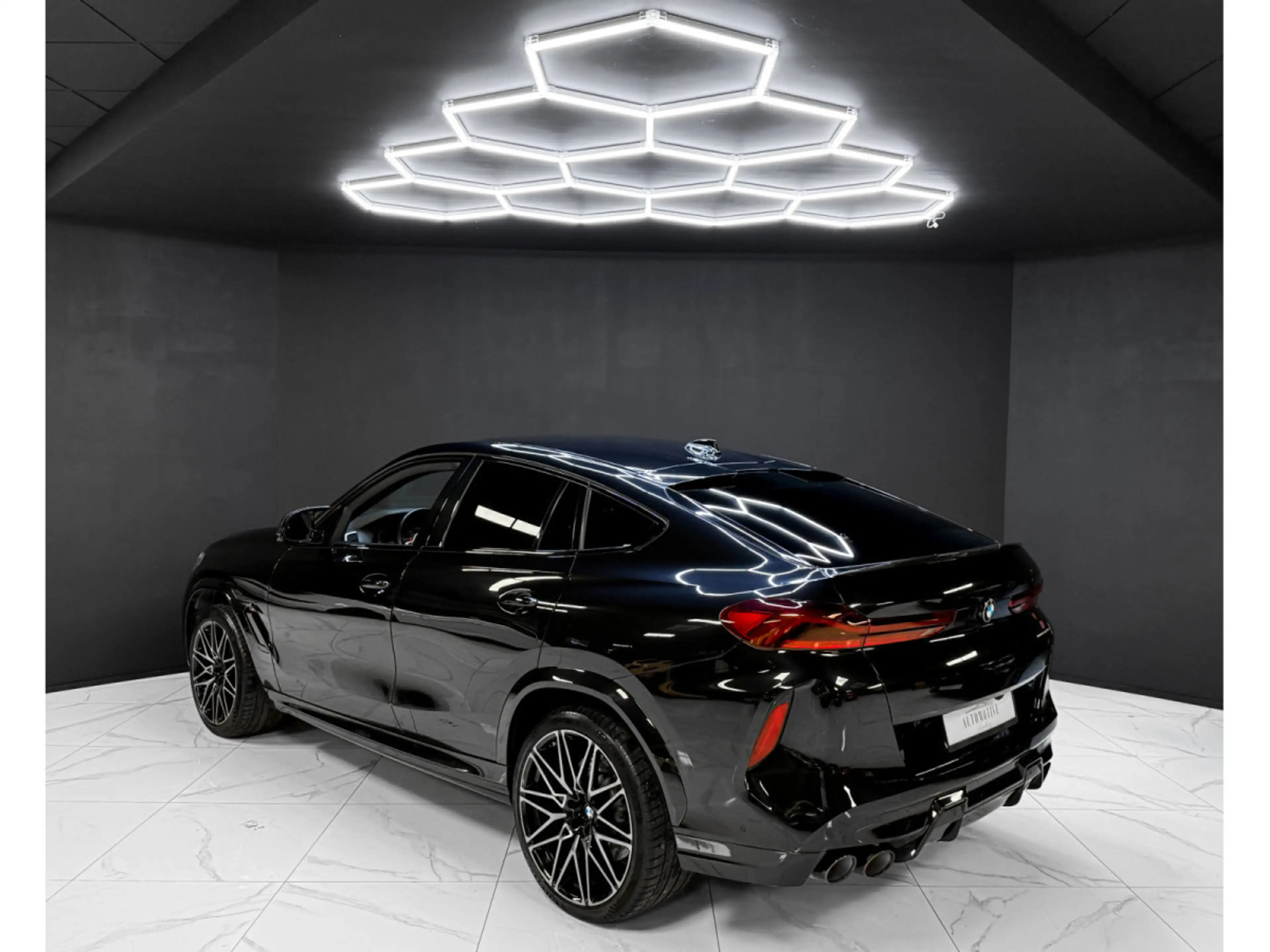 BMW X6 M COMPETITION / HK / 360 / SOFT CLOSE / MASSAGE — photo 3
