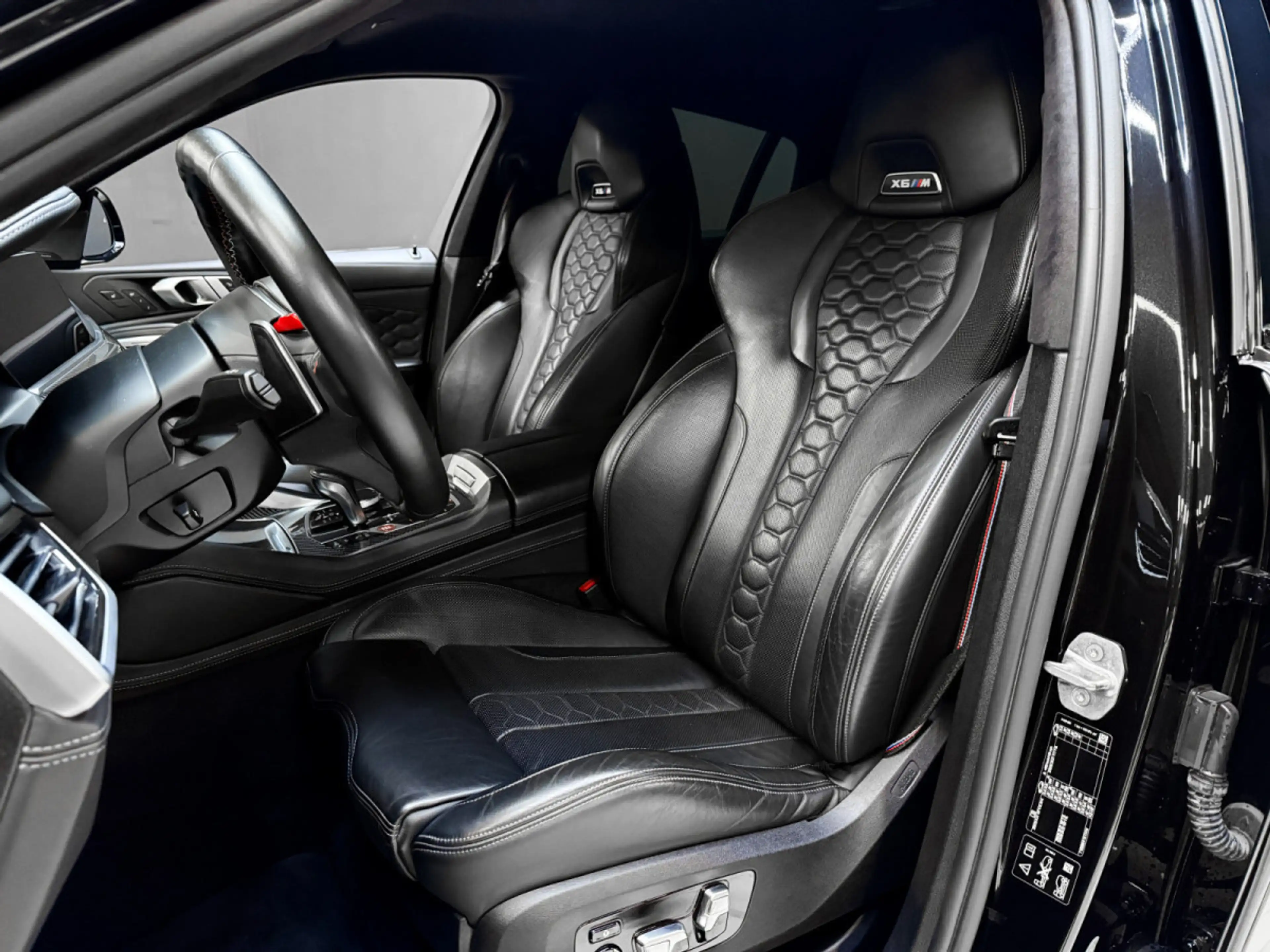 BMW X6 M COMPETITION / HK / 360 / SOFT CLOSE / MASSAGE — photo 10