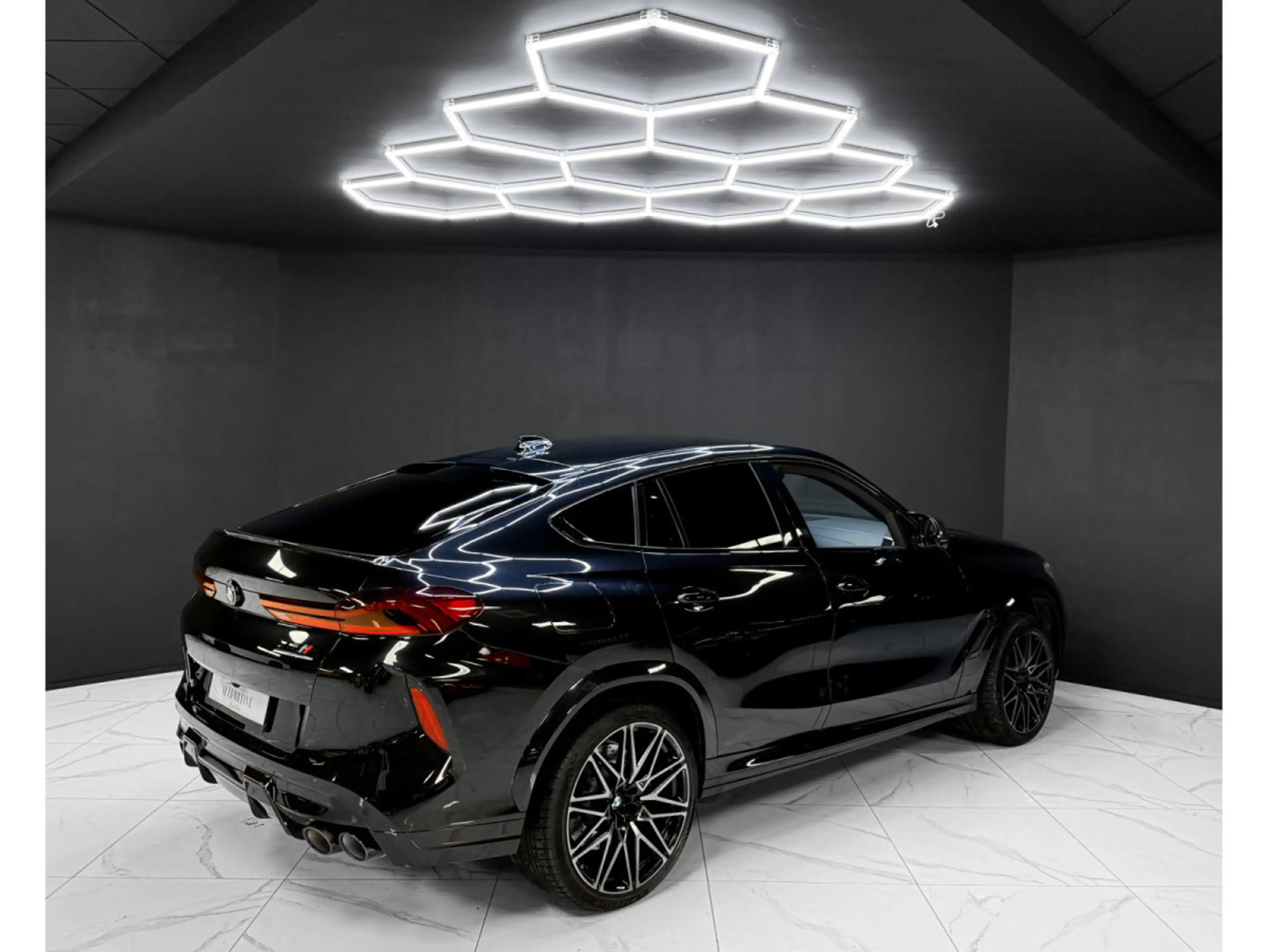 BMW X6 M COMPETITION / HK / 360 / SOFT CLOSE / MASSAGE — photo 5