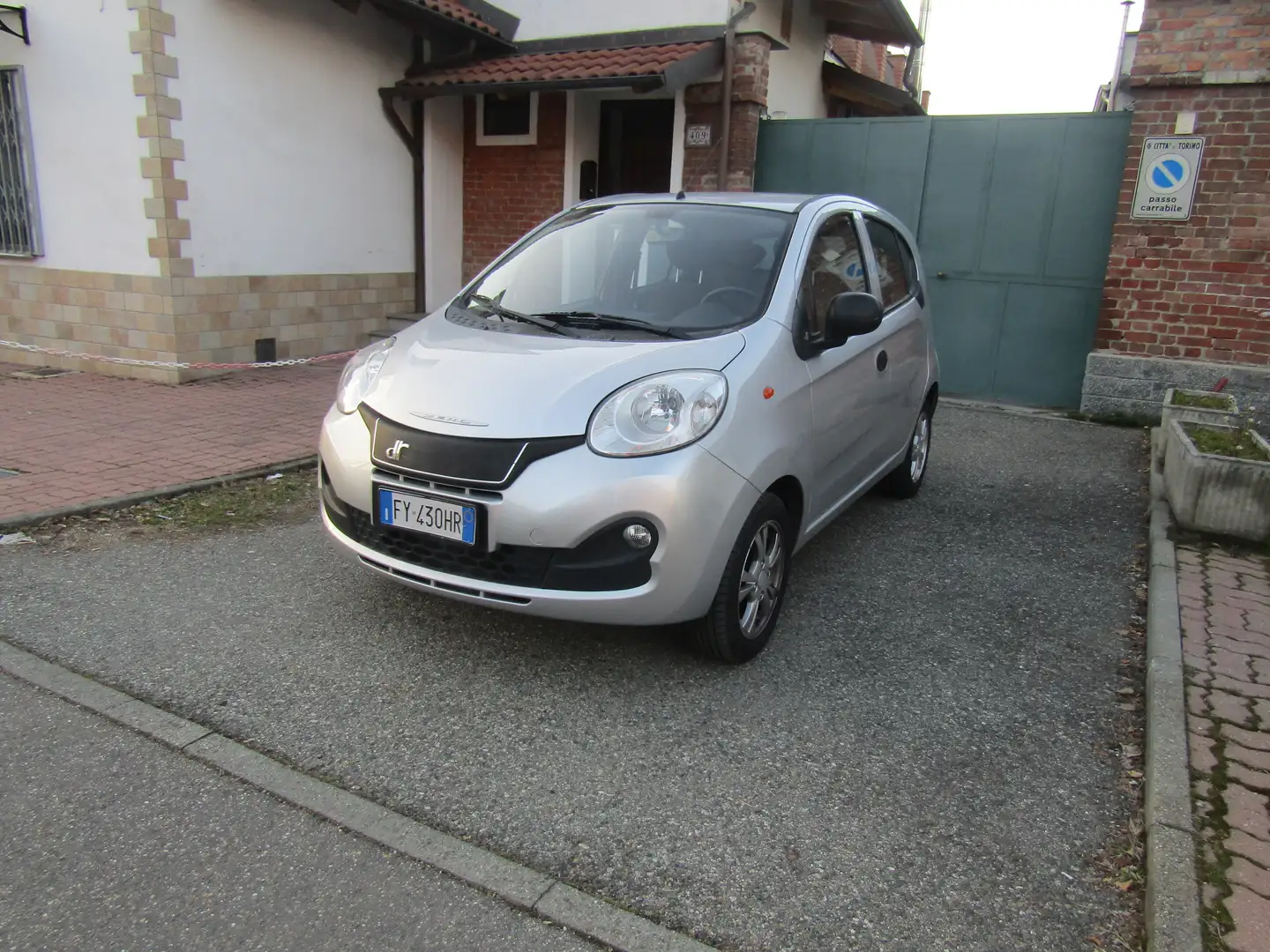 DR Automobiles DR Zero 1.0 70CV "39.100 km" Sensori post., Servost, Clima Grijs - 1