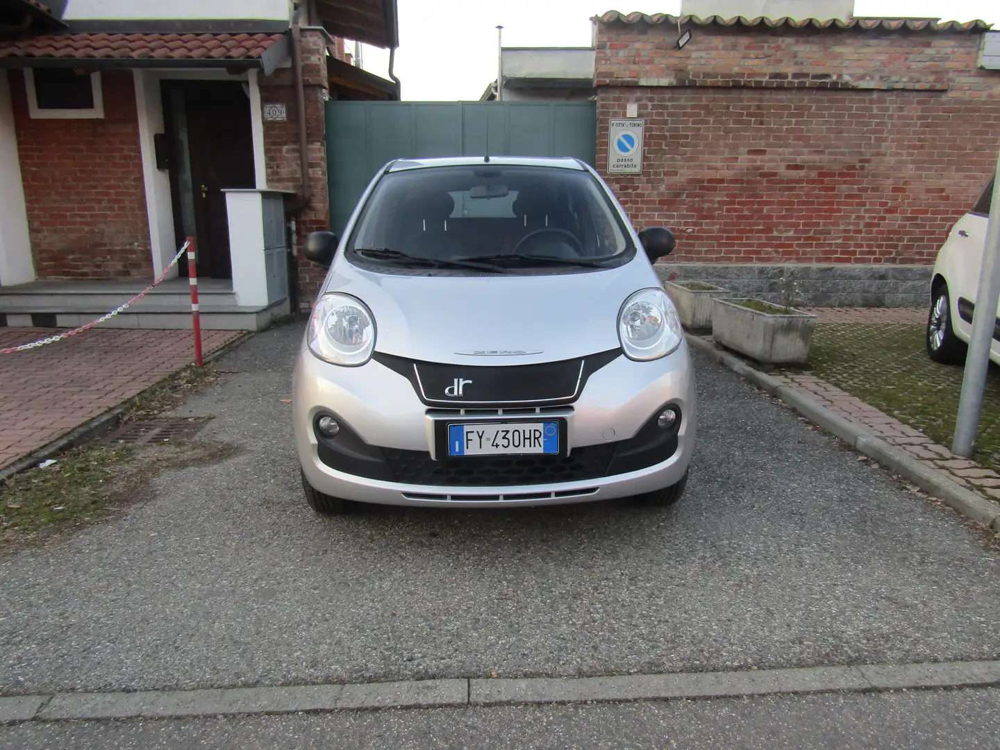 DR Automobiles DR Zero 1.0 70CV "39.100 km" Sensori post., Servost, Clima Grijs - 2