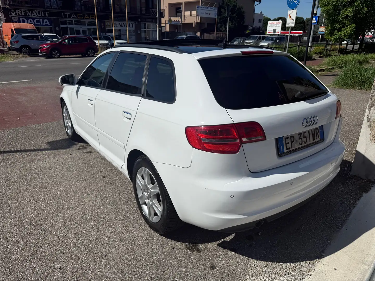 Audi A3 A3 II 2008 Sportback 1.6 tdi Ambition Blanco - 2