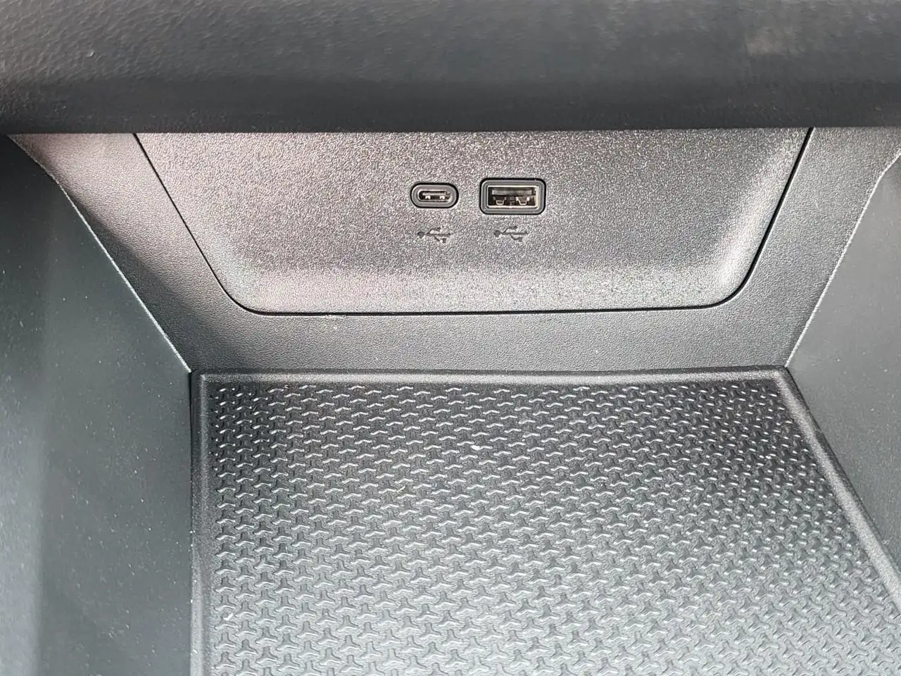 Chevrolet Equinox photo Chevrolet Equinox
